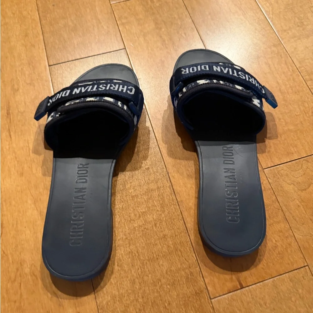 Dior Black Star-Embellished Sandals - Picture 5 of 7
